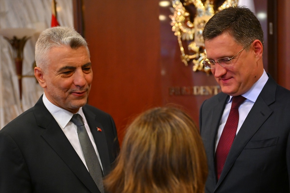 Ticaret Bakanı Ömer Bolat, Rusya'nın başkenti Moskova'da düzenlenen Türk-Rus Ticari ve Ekonomik...