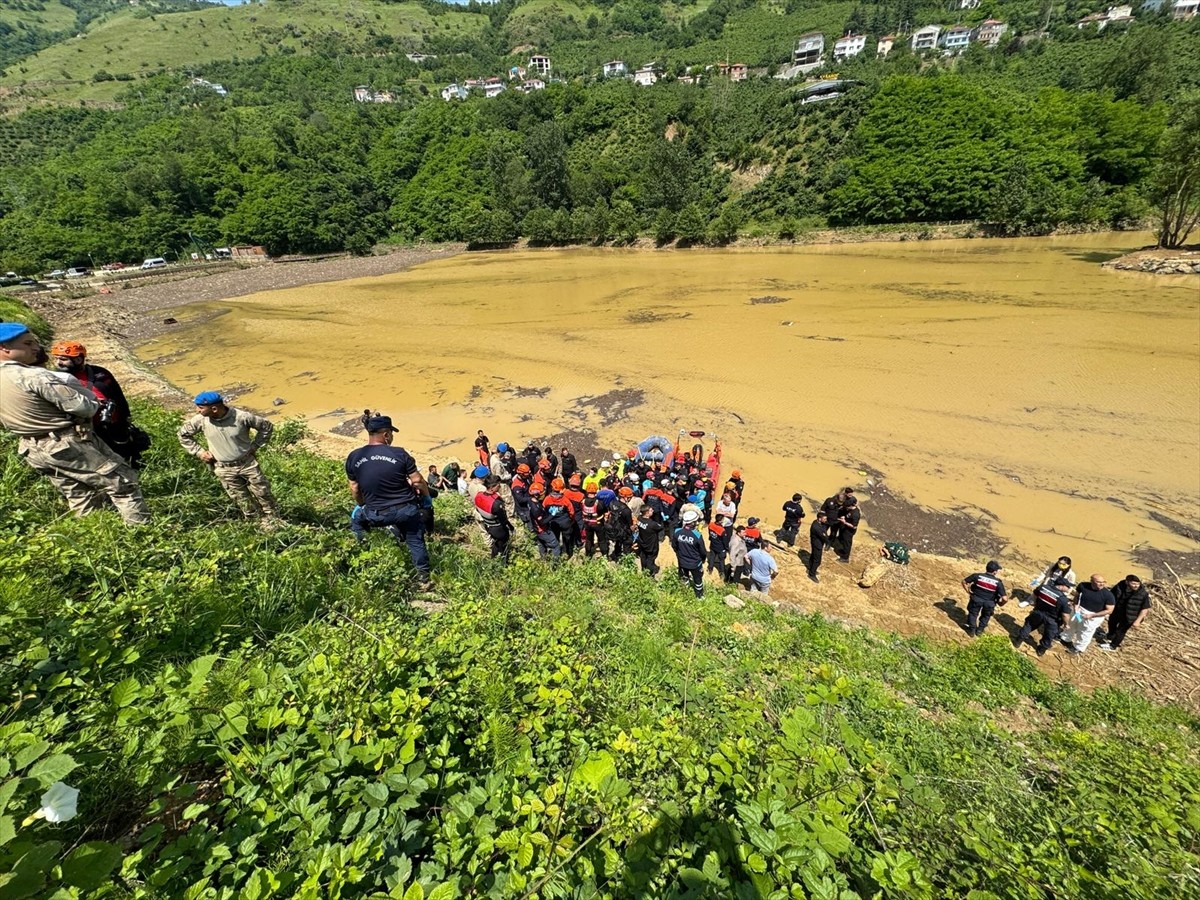 Trabzon'da 3 Haziran'da meydana gelen selde kaybolan 72 yaşındaki Hüseyin Aydın'ın cansız bedeni...