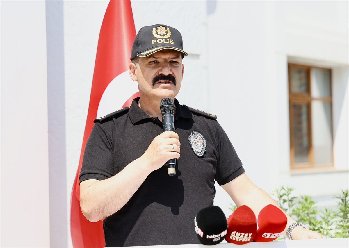 Trabzon Emniyet Müdürlüğünde görev yapan ve bir üst rütbeye terfi eden emniyet mensupları için...