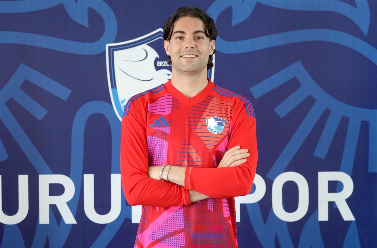 Trendyol 1. Lig takımlarından Erzurumspor FK, kaleci Matija Orbanic'i transfer etti.