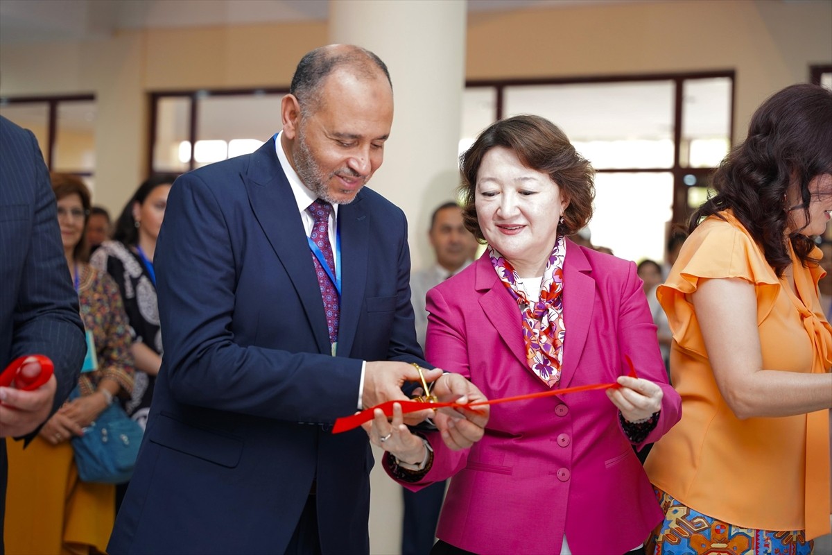 Türk dünyasının manevi başkenti Türkistan, Kaşgarlı Mahmud’un “Divanu Lugati’t-Türk” sözlüğünün...