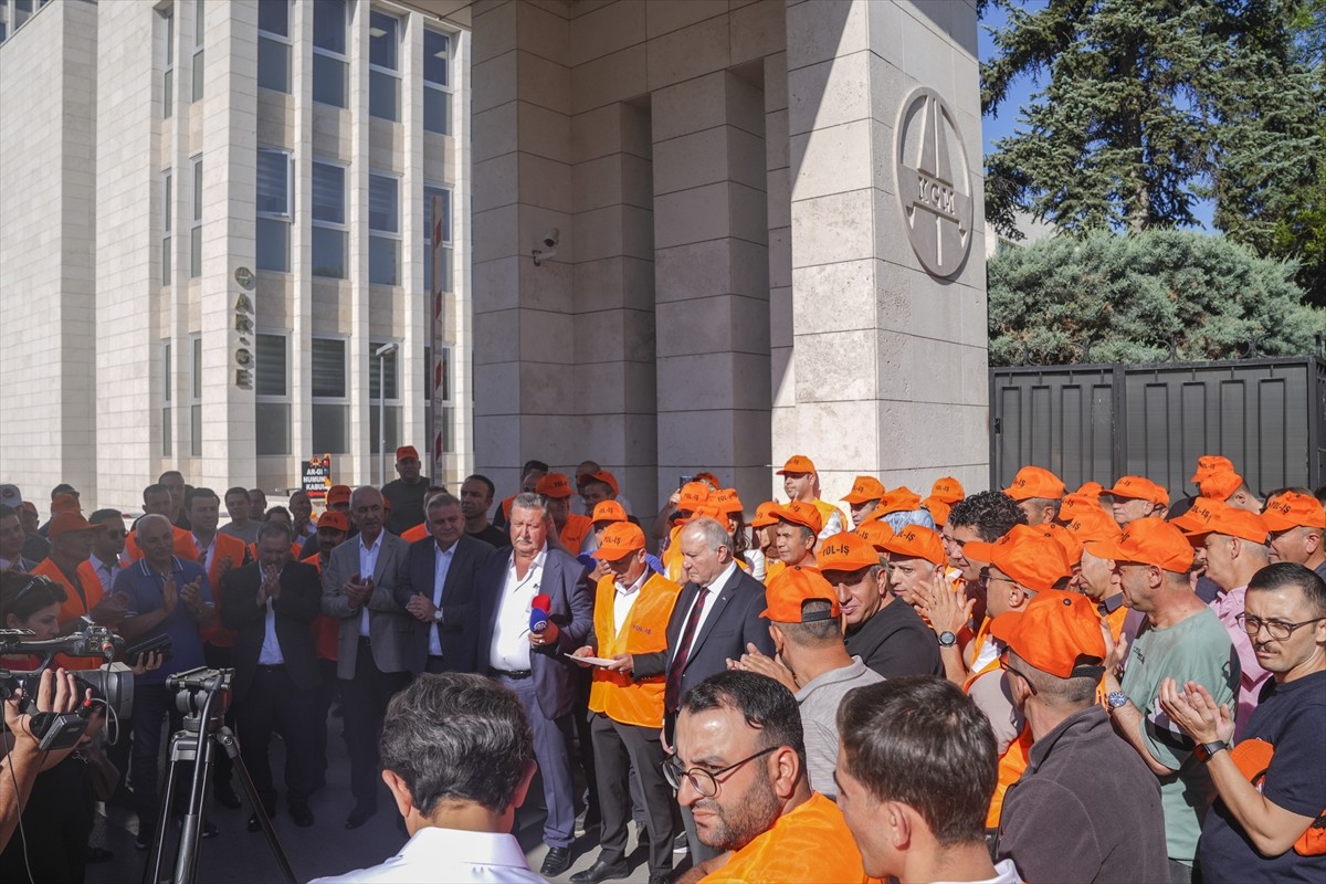 TÜRK-İŞ Genel Başkan Yardımcısı ve Yol-İş Sendikası Genel Başkanı Ramazan Ağar, yaklaşık 600 bin...