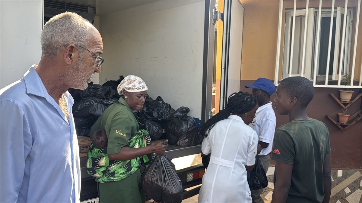 Türkiye'de hayırseverlerin katkılarıyla temin edilen yardımlar, Kurban Bayramı dolayısıyla...