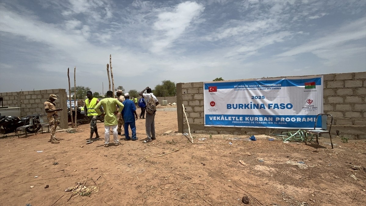 Türkiye Diyanet Vakfı (TDV), vekaletle kurban kesim organizasyonu kapsamında Batı Afrika ülkesi...