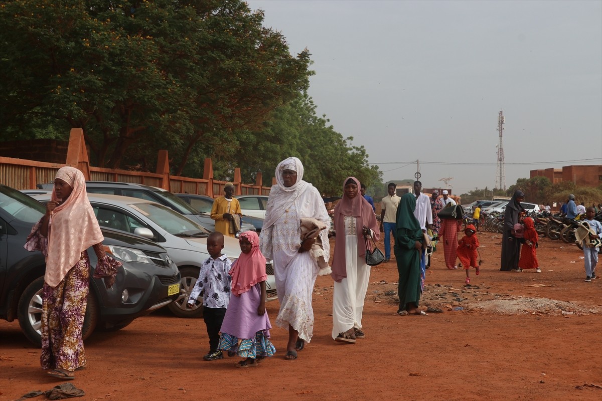 Türkiye Diyanet Vakfı (TDV), vekaletle kurban kesim organizasyonu kapsamında Batı Afrika ülkesi...