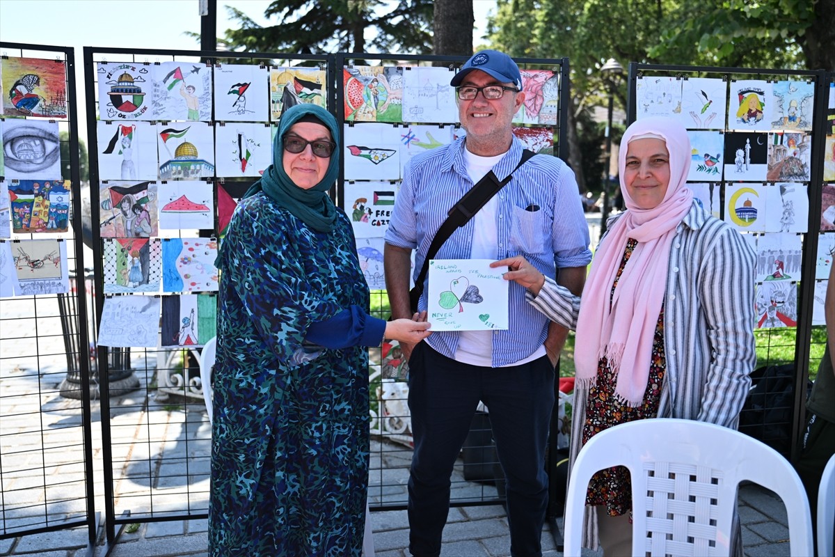 Türkiye genelindeki imam hatip okullarında eğitim gören gençlerin katılımıyla "Gazze'nin Sesi Ol...