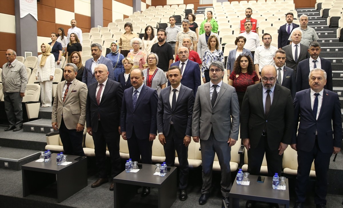 Türkiye İstatistik Kurumunun (TÜİK) yaşlı nüfus oranı en yüksek iller sıralamasında ilk iki sırada...