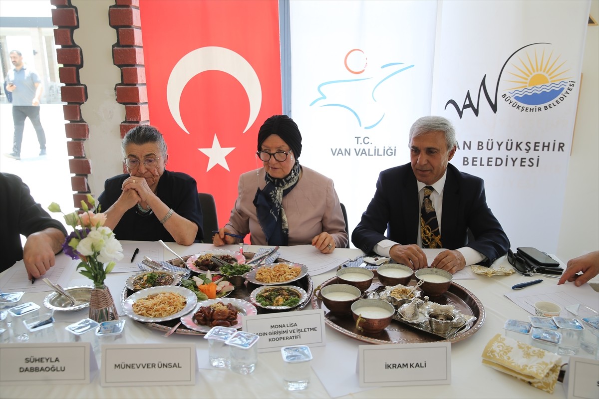 Van'da Türk Mutfağı Haftası kapsamında "Kadın Kooperatifleri Van Yemeği Yarışması" yapıldı....
