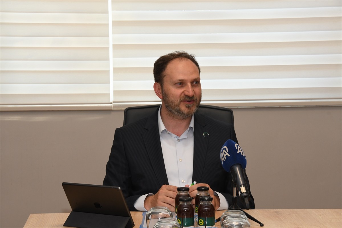 Yeşilay Genel Başkanı Mehmet Dinç, Gümüşhane Yeşilay Danışmanlık Merkezi'ni (YEDAM) ziyaret...