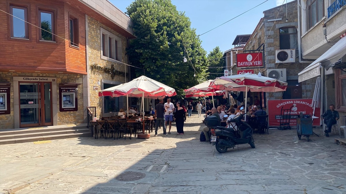 Yunanistan'da saat 15.46'da 5,2 büyüklüğünde deprem meydana geldi. Çanakkale'nin Gökçeada ilçesine...
