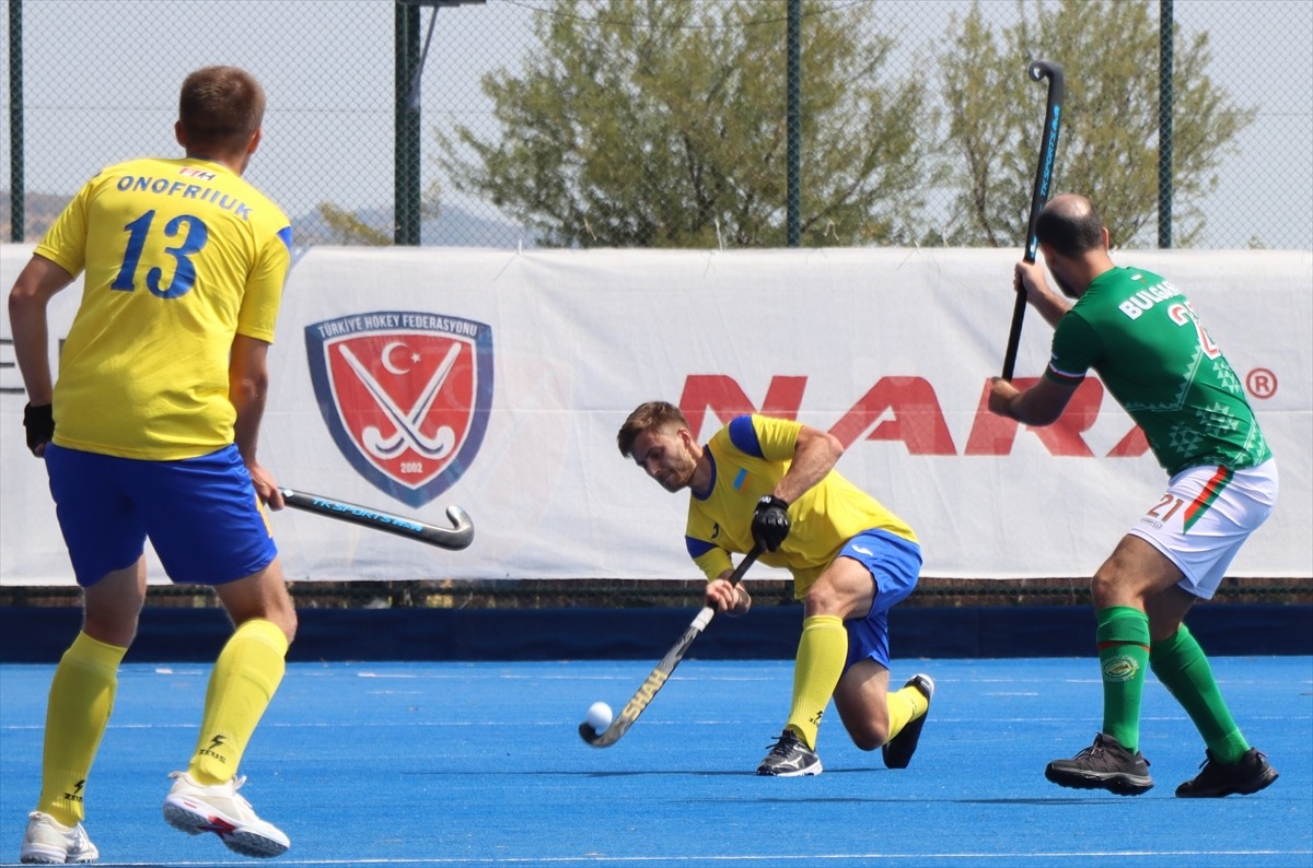 Açık Alan Hokeyi Erkekler Avrupa Şampiyonası 3, Kırklareli'nde devam ediyor. Hokey Tesisleri'nde...