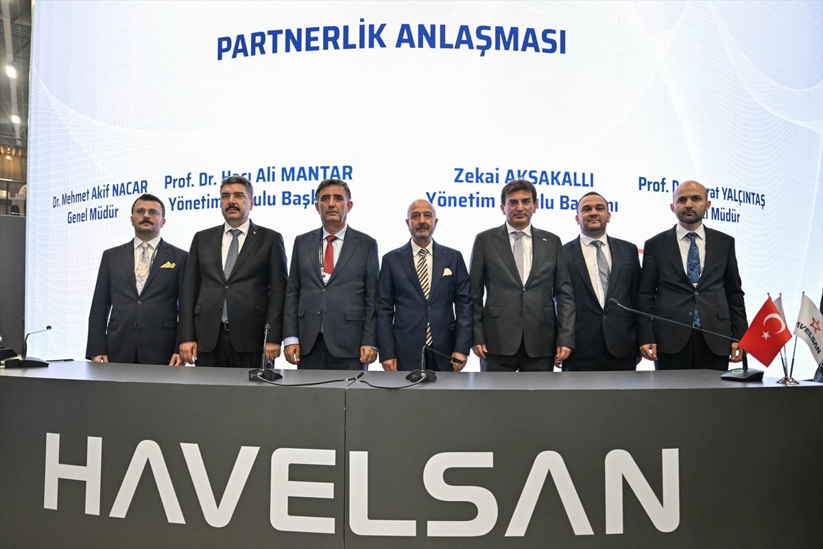 Anadolu Ajansının (AA) "Global İletişim Ortağı" olduğu IDEF 2025, Milli Savunma Bakanlığı ev...