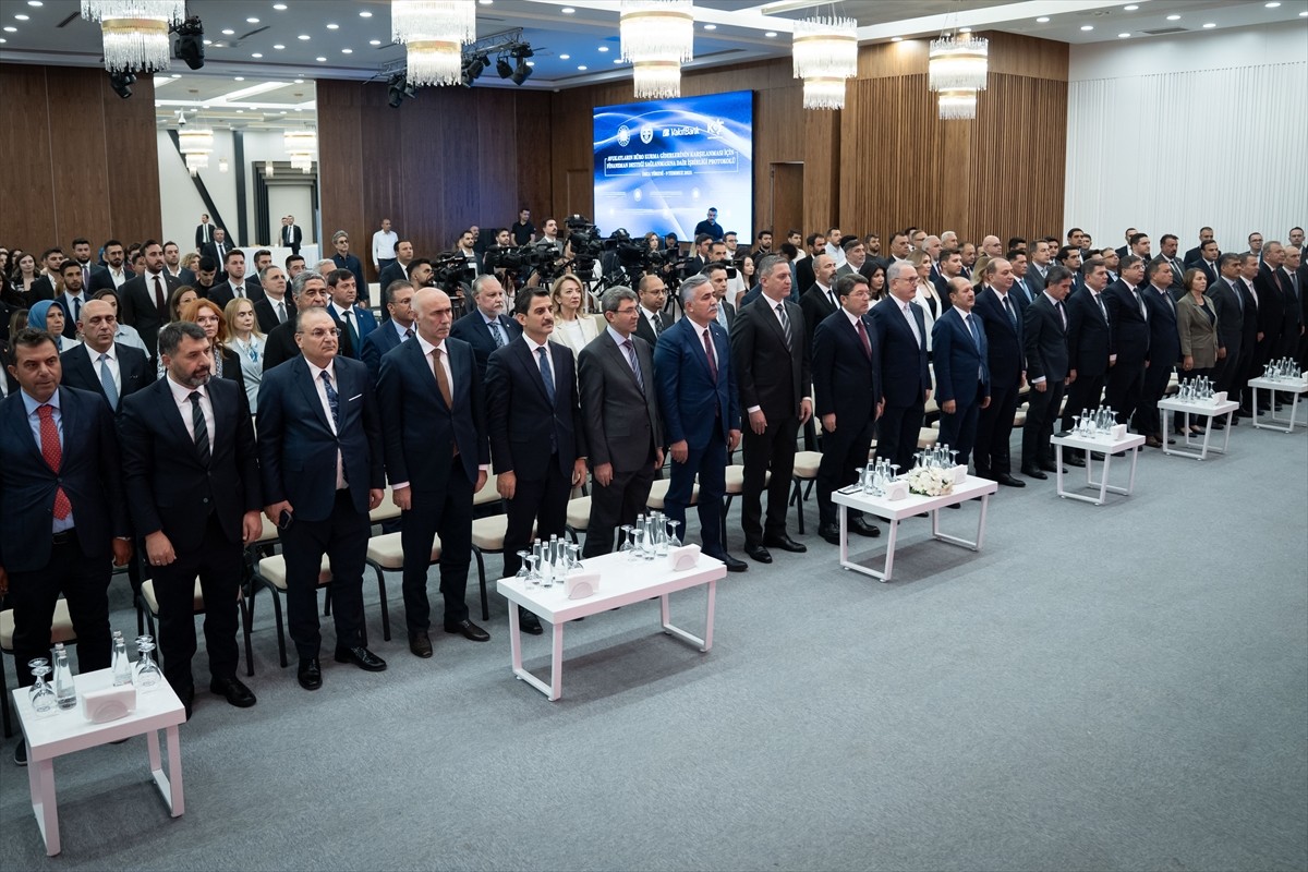 Ankara Hakimevi'nde Türkiye Barolar Birliği, Vakıfbank ve Kredi Garanti Fonu desteğiyle düzenlenen...