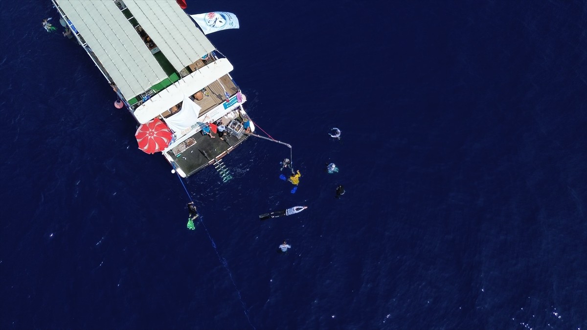 Antalya'da düzenlenen Serbest Dalış Deniz Açıksu Büyükler ve Masterlar Bireysel Türkiye...