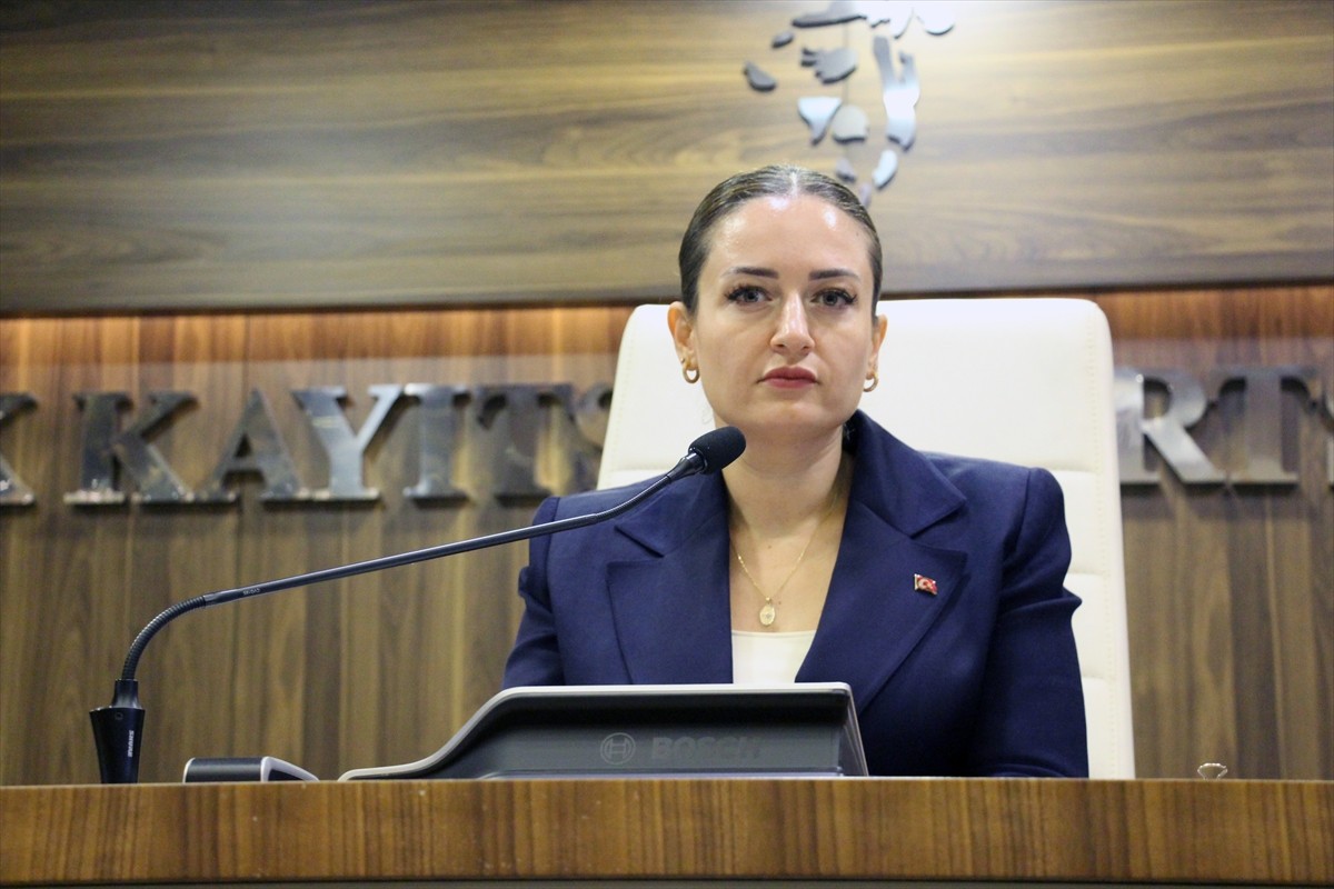 Antalya Büyükşehir Belediyesi Meclisinde, tutuklanan Belediye Başkanı Muhittin Böcek'in görevden...