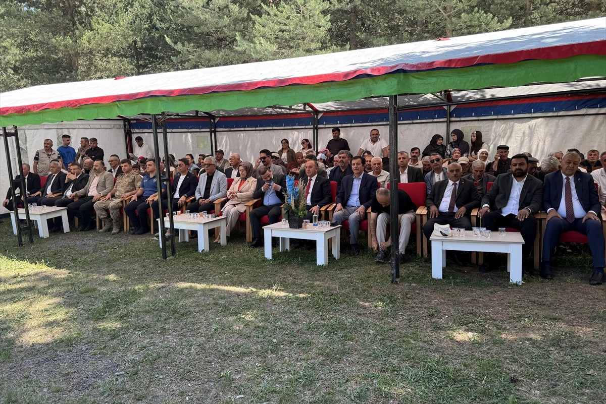 Ardahan'da aşıklık geleneğinin gelecek kuşaklara aktarılması amacıyla "5. Hanaklı Aşık Mazlumi...