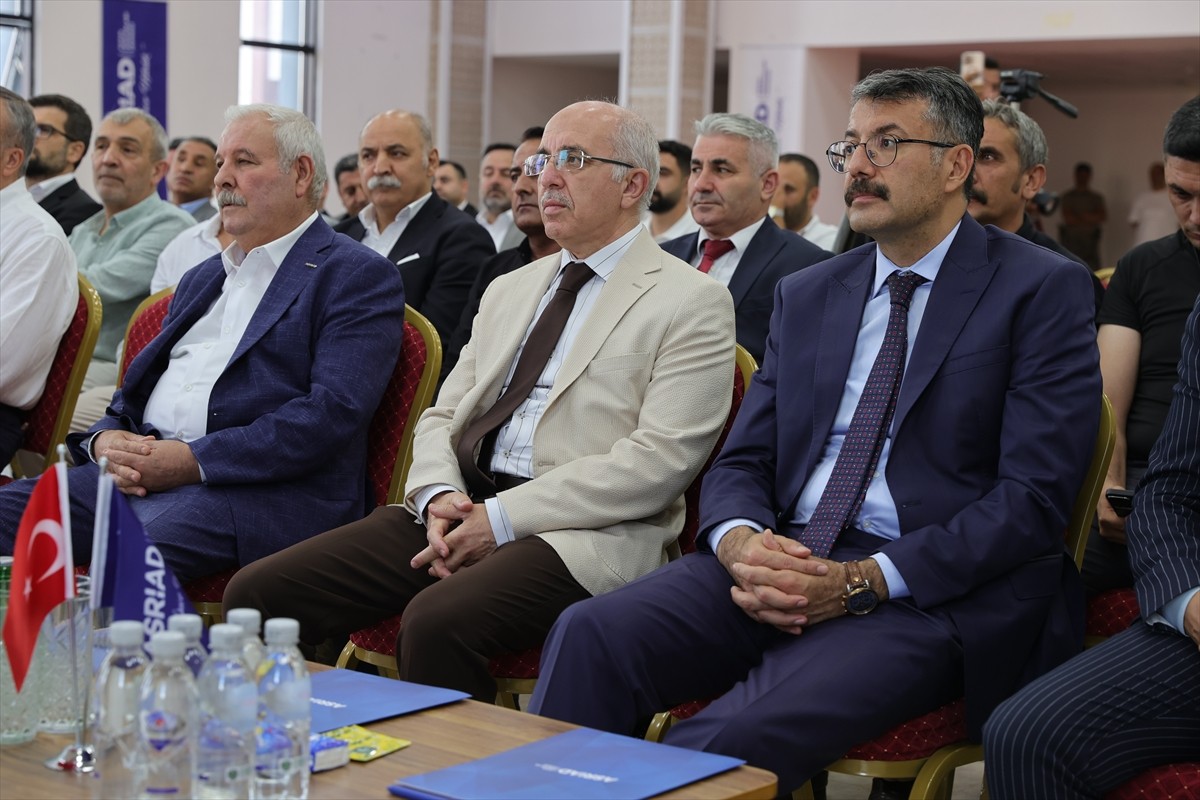 Asrın İşinsanları Derneğinin (ASRİAD) "Doğu Anadolu Yatırım Fırsatları Buluşması" Hakkari'de...