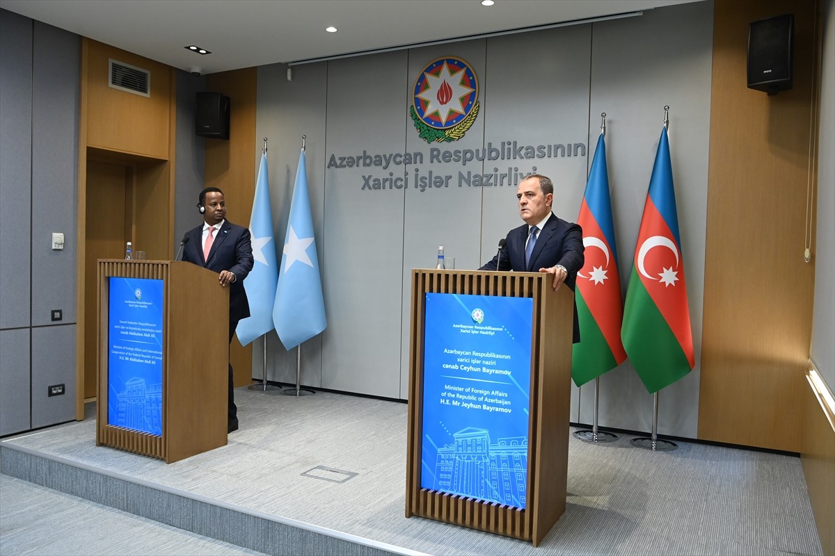 Azerbaycan Dışişleri Bakanı Ceyhun Bayramov (sağda), temaslarda bulunmak üzere başkent Bakü'ye...