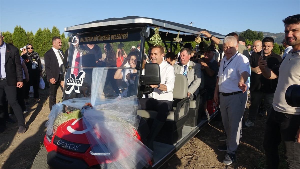 Balıkesir Büyükşehir Belediyesi ve ilçe belediyelerinin katkılarıyla düzenlenen "Balıkesir 6....