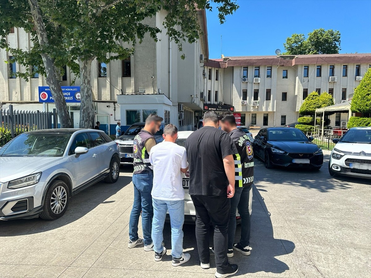 Beykoz'da araçlarıyla konvoy oluşturarak trafik güvenliğini tehlikeye düşüren 7 sürücüye idari...