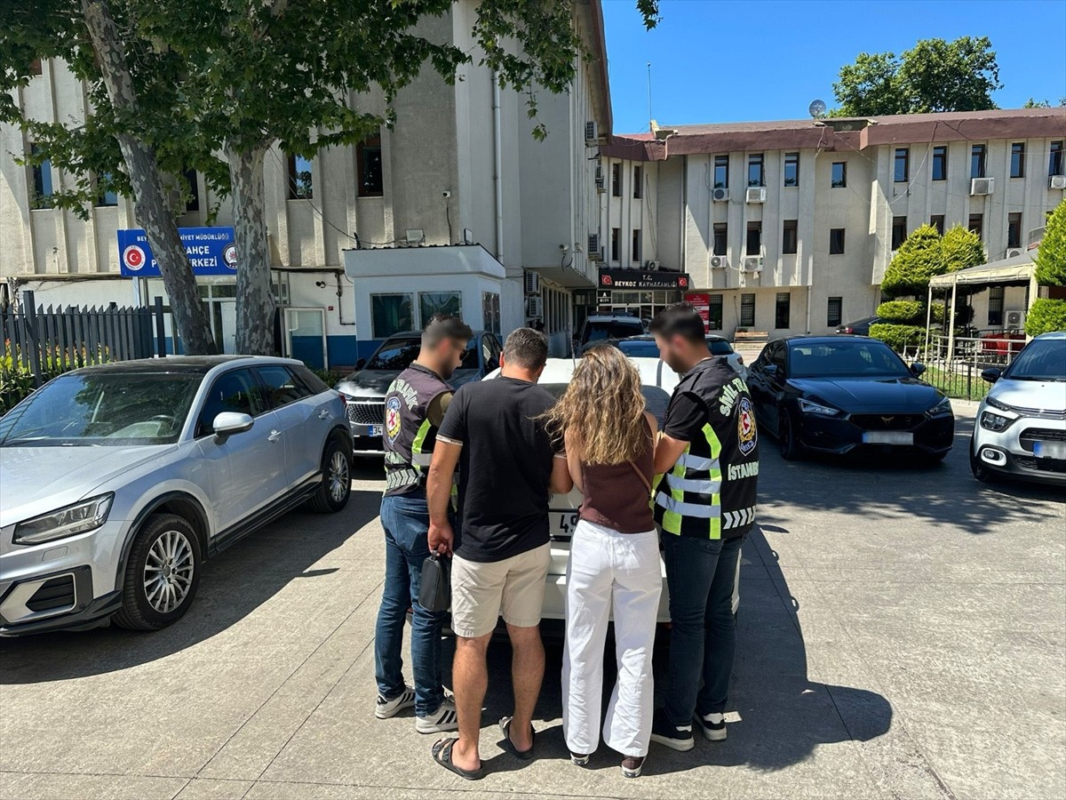 Beykoz'da araçlarıyla konvoy oluşturarak trafik güvenliğini tehlikeye düşüren 7 sürücüye idari...