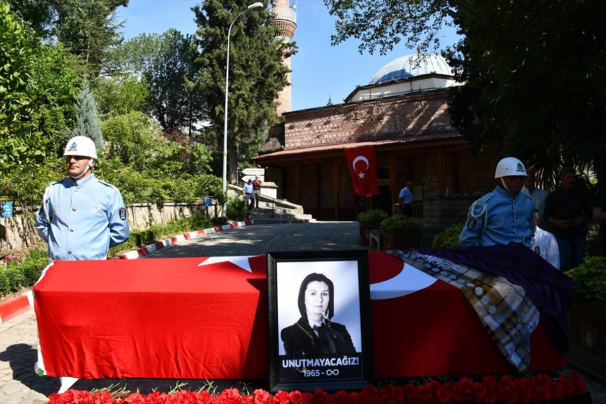 Bir süre yumuşak doku kanseri tedavisi gördükten sonra dün yaşamını yitiren eski CHP Bursa...