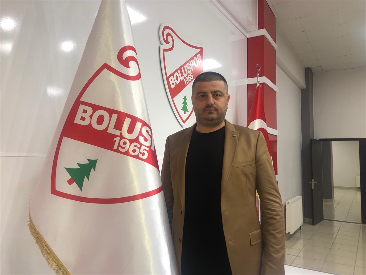 Boluspor'da yapılan yönetim kurulu toplantısında kulüp başkanlığına Erdal Bayrak getirildi.