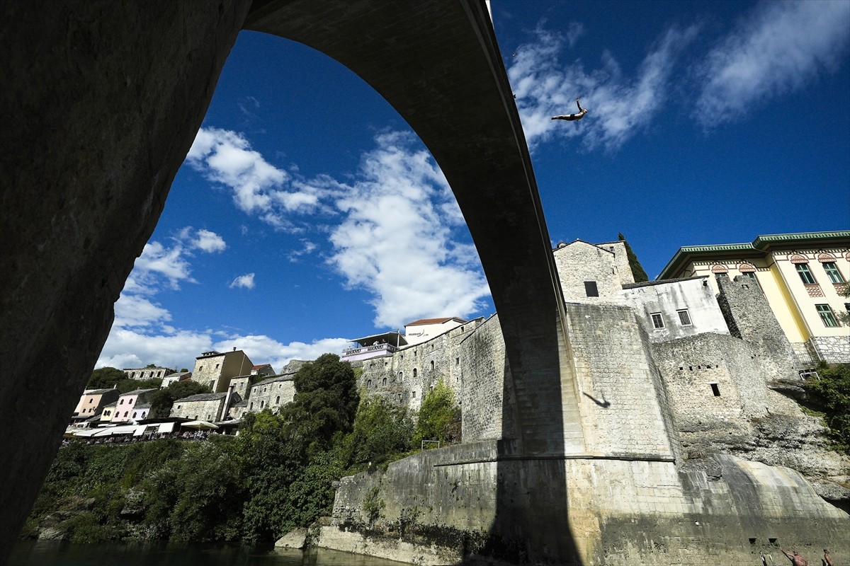 Bosna Hersek'in güneyindeki Mostar kentinde bu yıl Geleneksel Mostar Köprüsü Atlayışlarının...