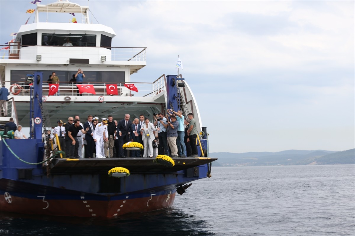 Çanakkale'de, 1 Temmuz Denizcilik ve Kabotaj Bayramı dolayısıyla tören düzenlendi. Çanakkale...