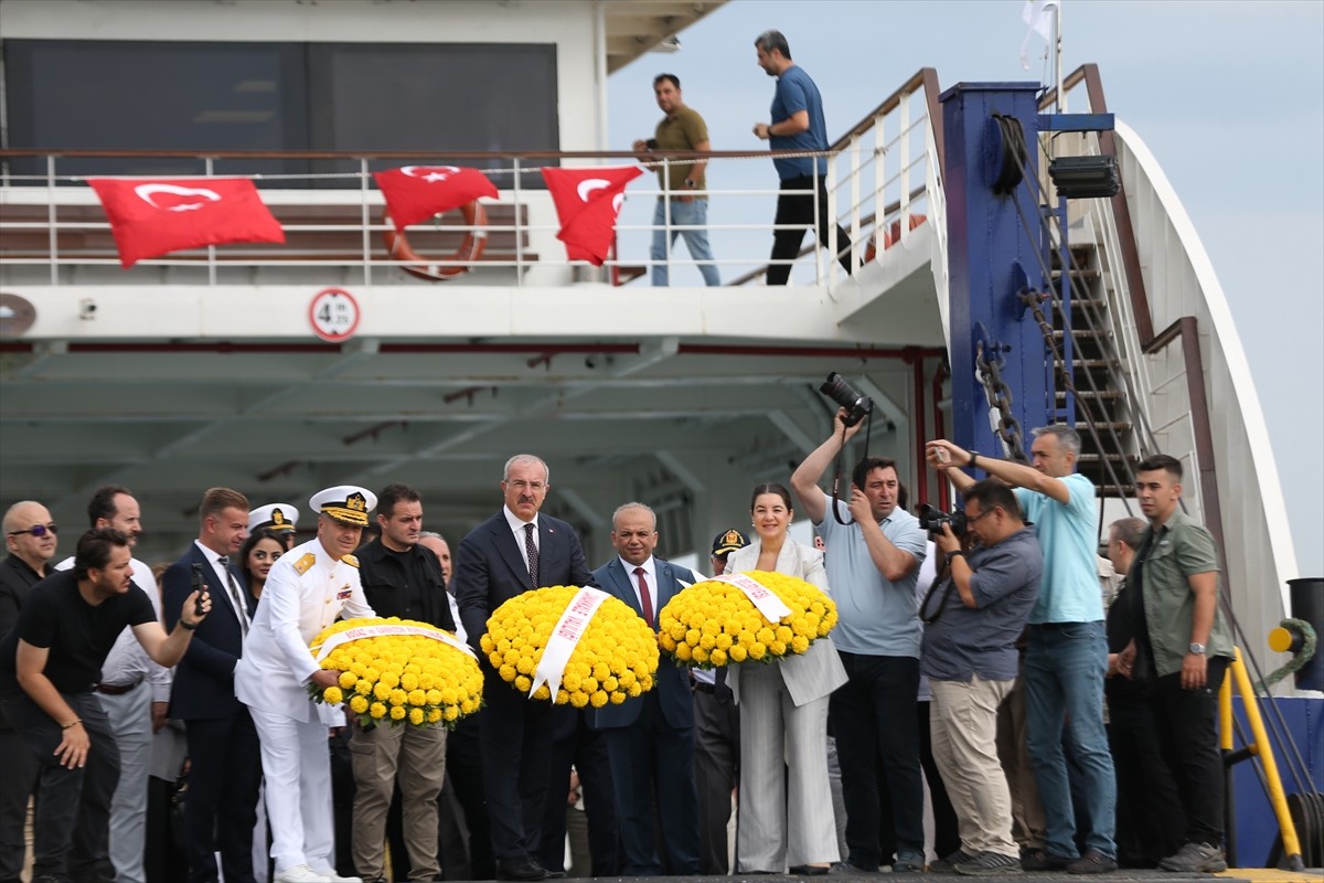 Çanakkale'de, 1 Temmuz Denizcilik ve Kabotaj Bayramı dolayısıyla tören düzenlendi. Çanakkale...