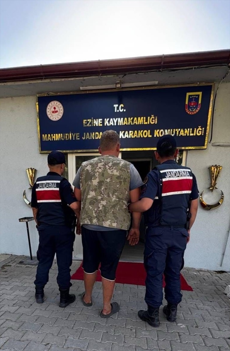 Çanakkale'de arazi yangınına neden olduğu öne sürülen balya makinesi operatörü hakkında adli işlem...