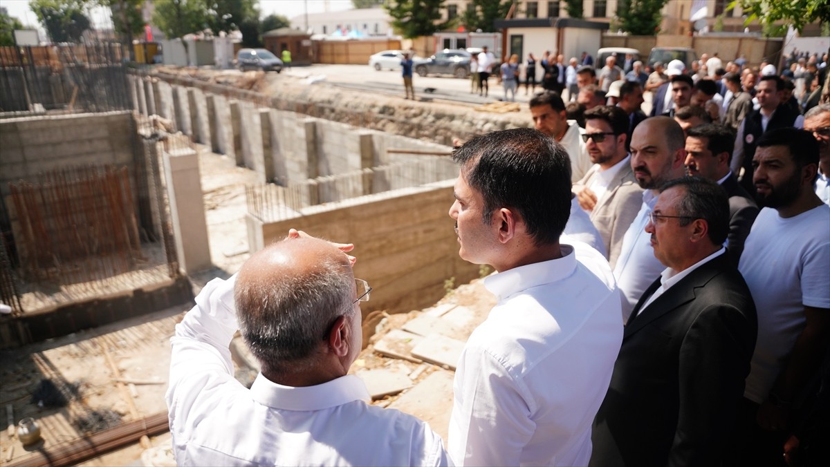 Çevre, Şehircilik ve İklim Değişikliği Bakanı Murat Kurum, Malatya'da inşa çalışmaları devam eden...