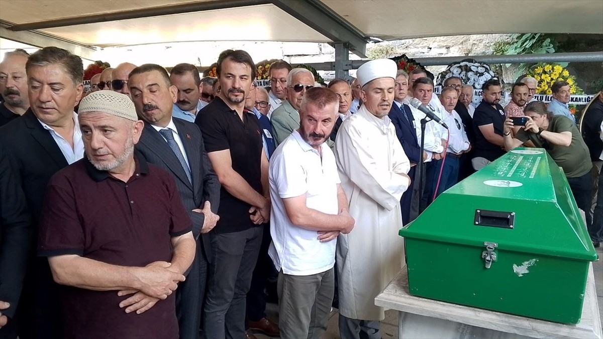 CHP Zonguldak Milletvekili Eylem Ertuğ Ertuğrul'un babası Fehmi Ertuğrul'un cenazesi, Zonguldak'ın...