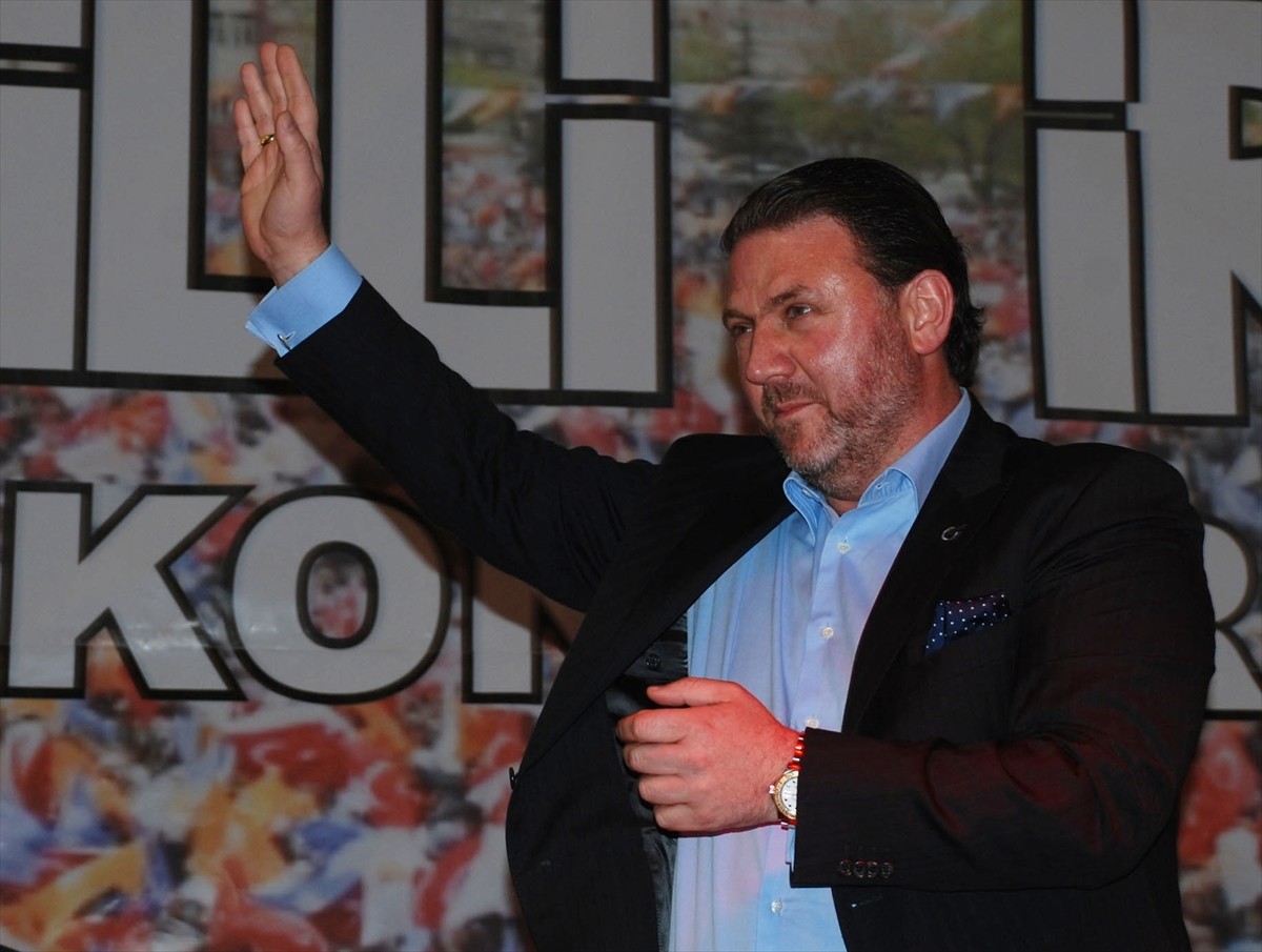 Cumhurbaşkanı Başdanışmanı, Ekonomi Politikaları Kurulu Üyesi gazeteci yazar Yiğit Bulut, tedavi...