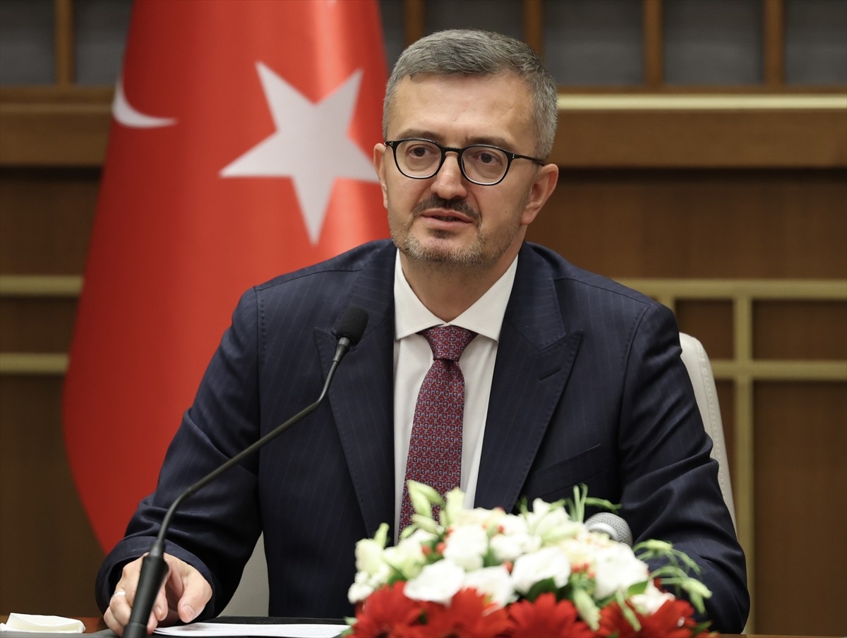 Cumhurbaşkanlığı İletişim Başkanlığına atanan Burhanettin Duran (solda), görevi Fahrettin...