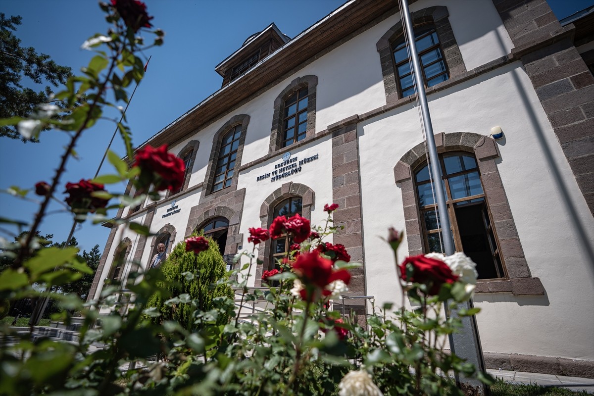 Cumhuriyete geçişin kararlarının alındığı Erzurum'daki tarihi kongre binası, 106 yıldır Milli...