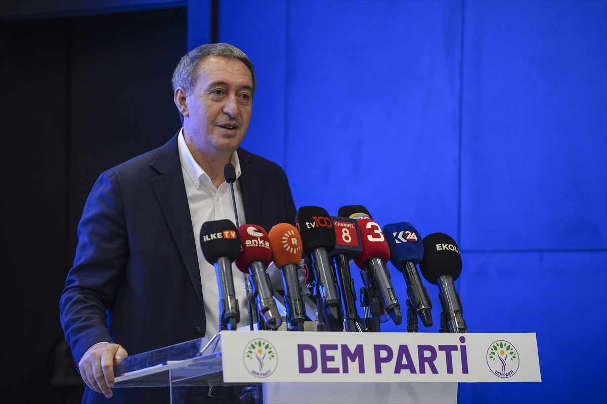 DEM Parti Eş Genel Başkanı Tuncer Bakırhan, Parti Meclisi toplantısı öncesinde partisinin genel...