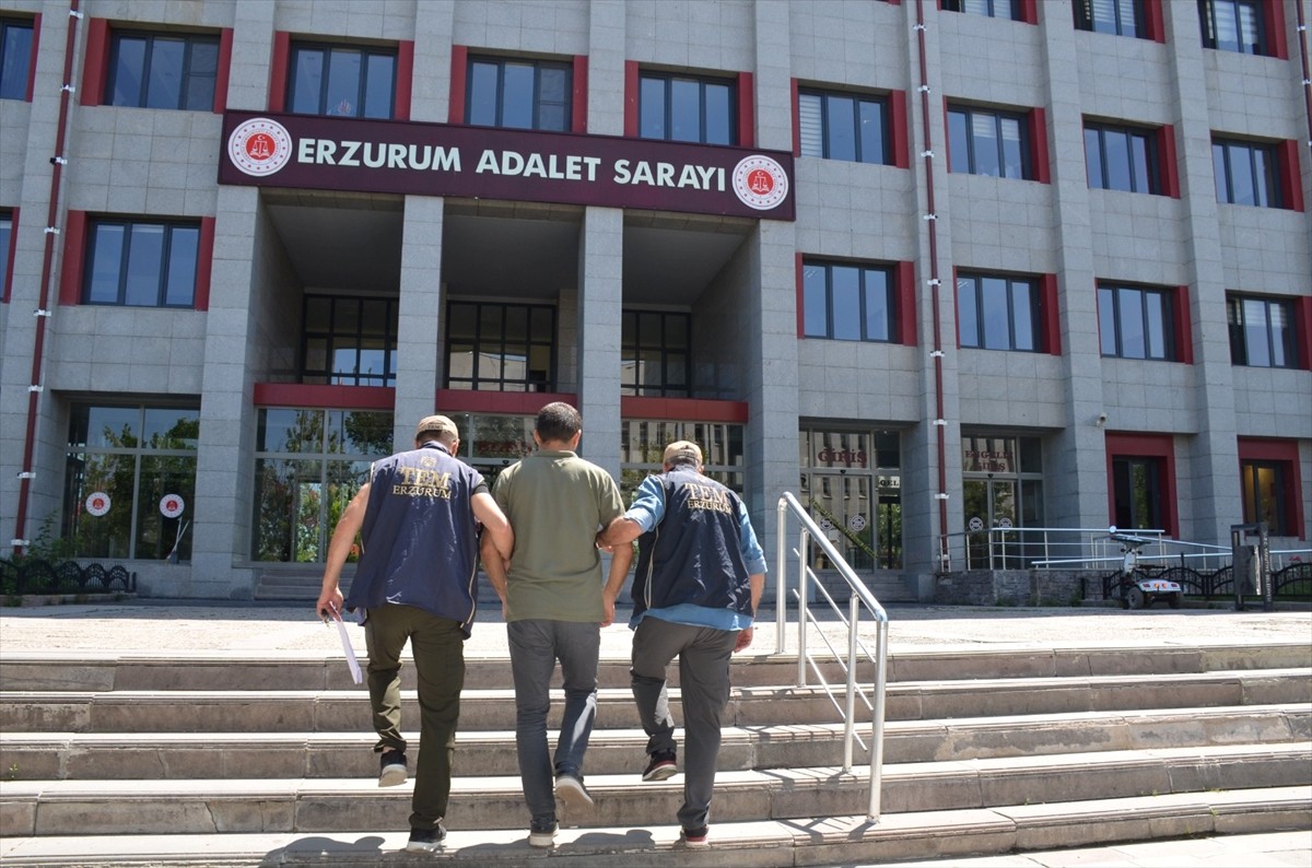 Erzurum'da FETÖ üyeliğinden kesinleşmiş 6 yıl 3 ay hapis cezası bulunan firari hükümlü...