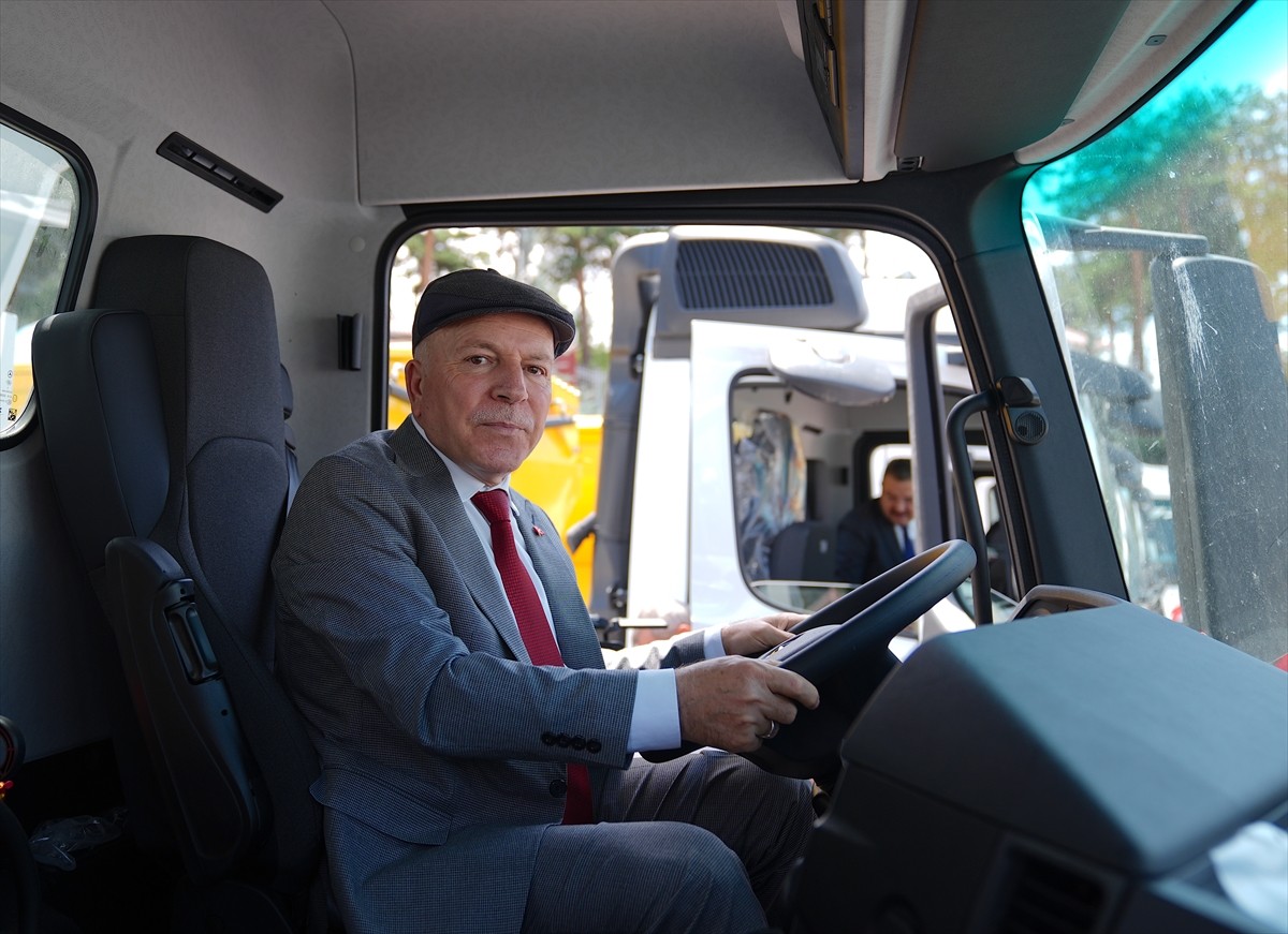 Erzurum Büyükşehir Belediyesi, filosuna kattığı 200 milyon liralık araçlar için "19. Araç Filosu...