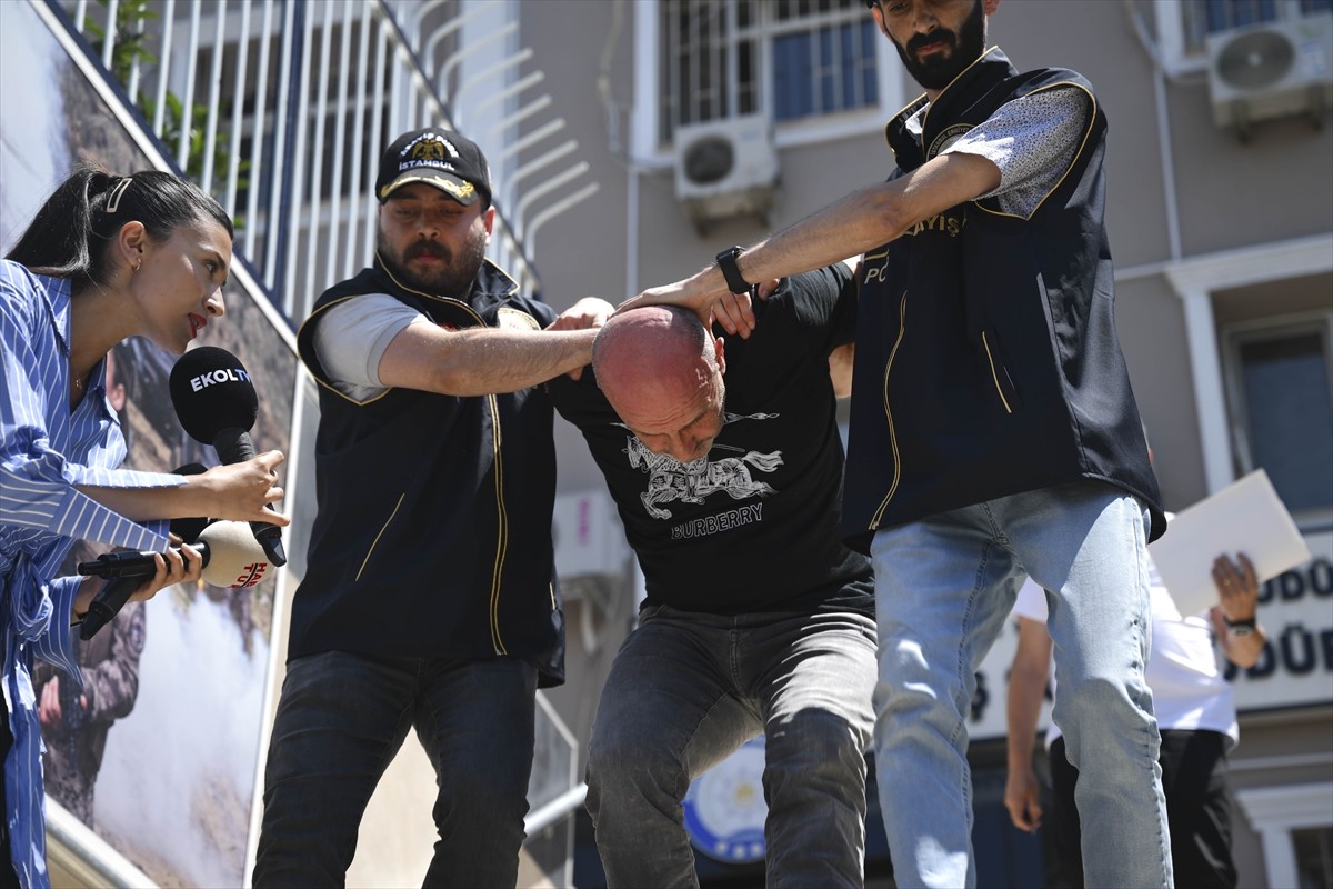 Eyüpsultan'da, öldürülen üniversite öğrencisi kızın cesedinin valiz içerisinde yol kenarında...