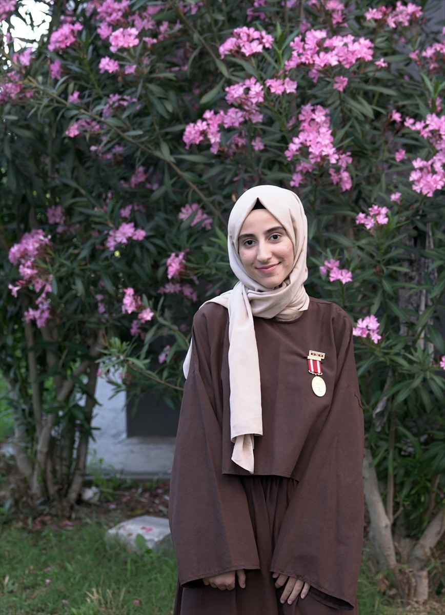 Fetullahçı Terör Örgütü'nün (FETÖ) darbe girişiminde henüz 14 yaşında olmasına rağmen vatanı...