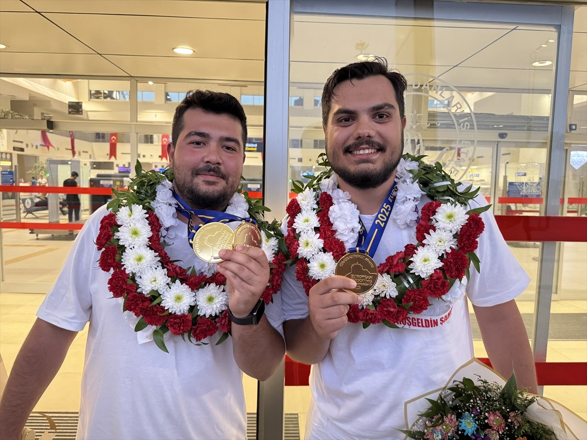 Fransa'da düzenlenen Avrupa Ateşli Silahlar ve Plak Atışları Şampiyonası'nda altın madalya kazanan...