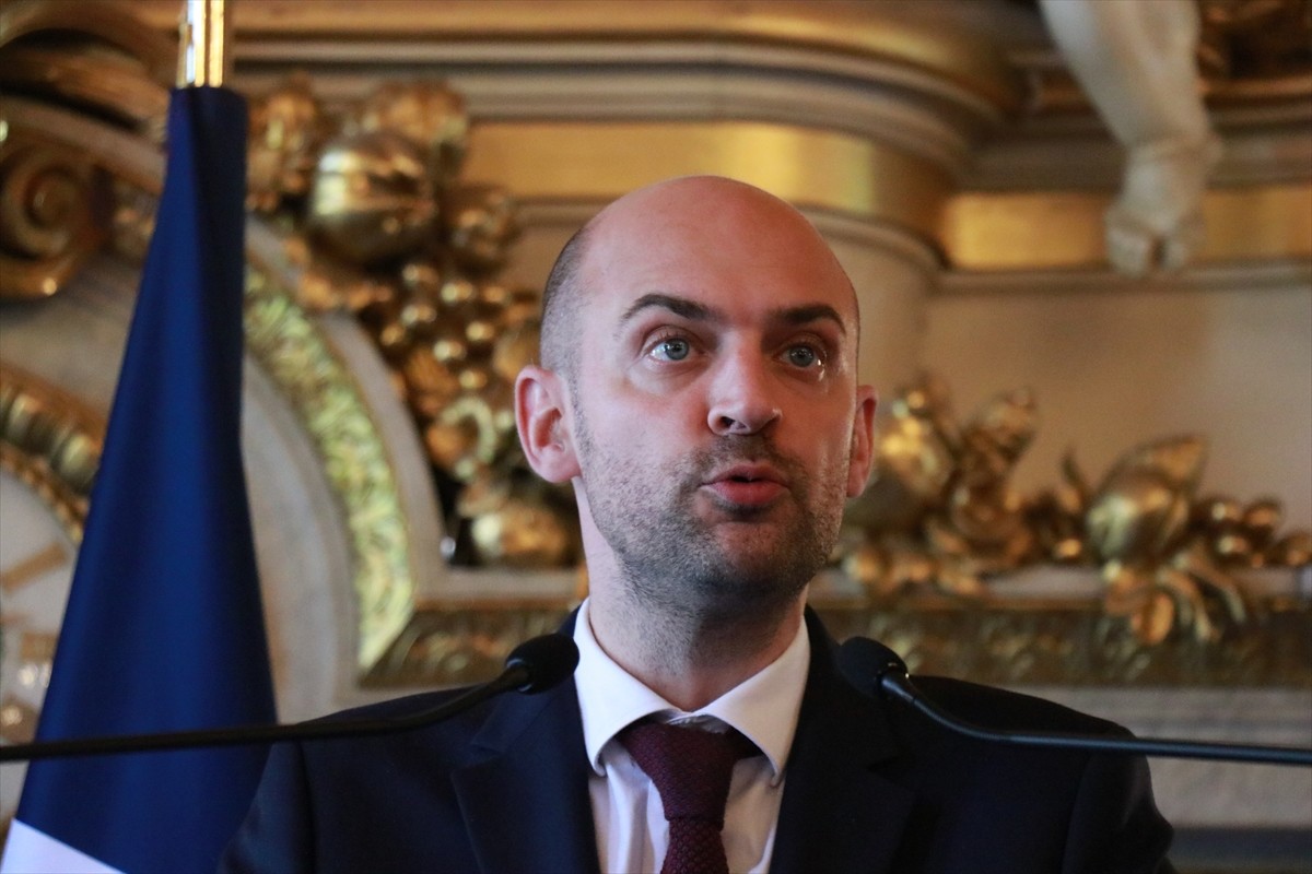 Fransa Dışişleri Bakanı Jean-Noel Barrot (fotoğrafta), Ukrayna'ya her alanda destek vermeyi...