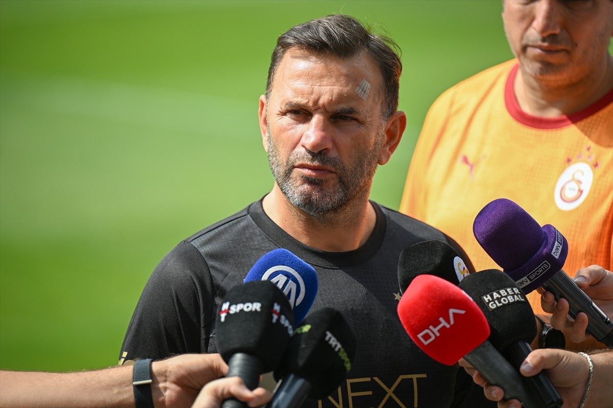 Galatasaray Teknik Direktörü Okan Buruk, takımının sezon hazırlıklarını sürdürdüğü Avusturya'nın...