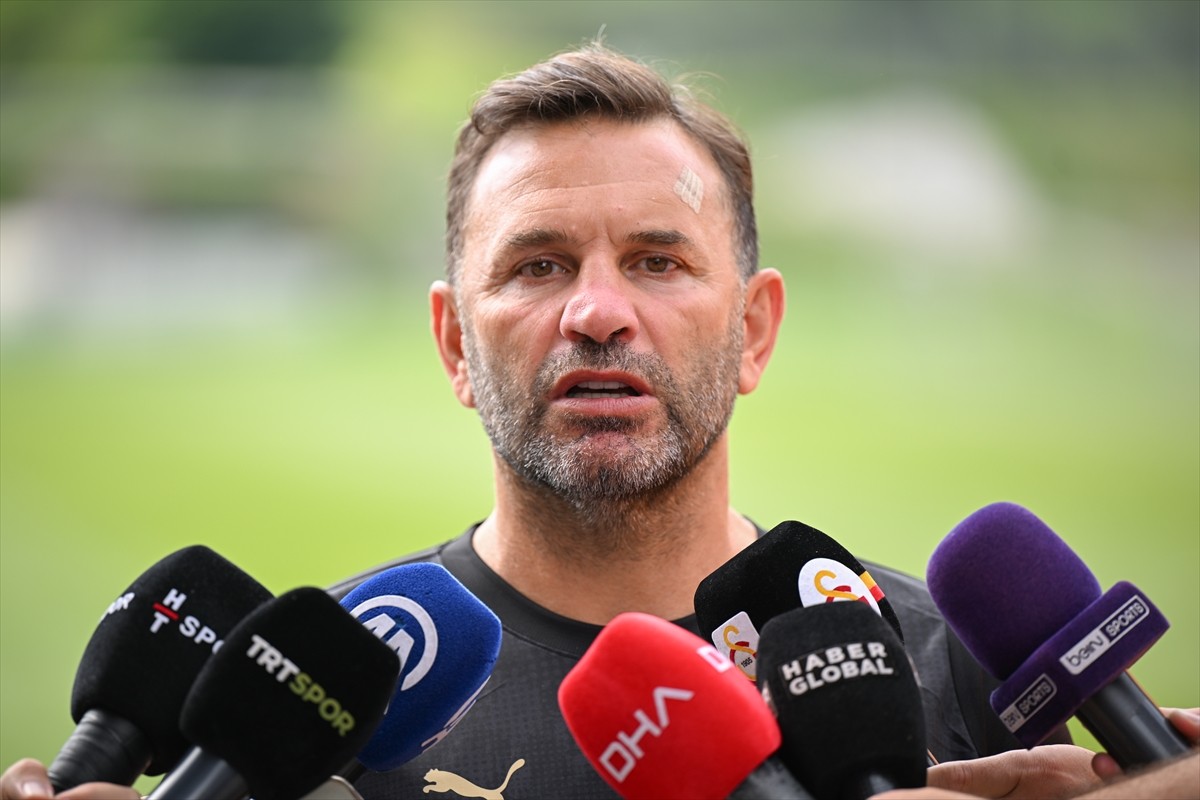 Galatasaray Teknik Direktörü Okan Buruk, takımının sezon hazırlıklarını sürdürdüğü Avusturya'nın...