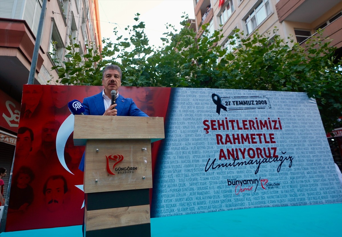 Güngören'de 17 yıl önceki terör saldırısında hayatını kaybeden 17 kişi törenle anıldı.Bombalı...