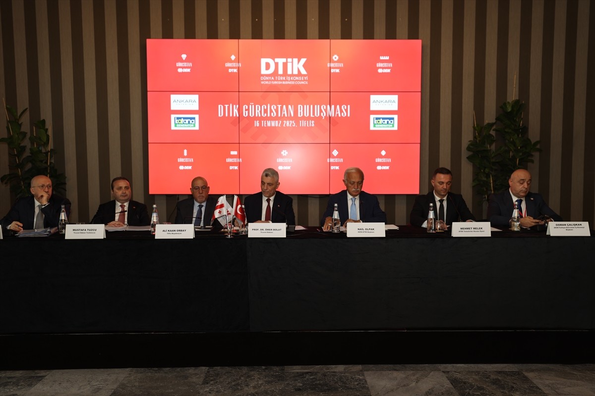 Gürcistan'ın başkenti Tiflis'te resmi temaslarda bulunan Ticaret Bakanı Bolat,  Gürcistan'da...