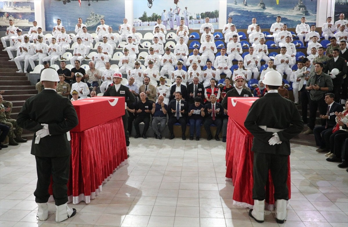 Hatay'ın İskenderun ilçesinde yüksek ateş şikayetiyle kaldırıldıkları hastanede şehit olan Muhafız...