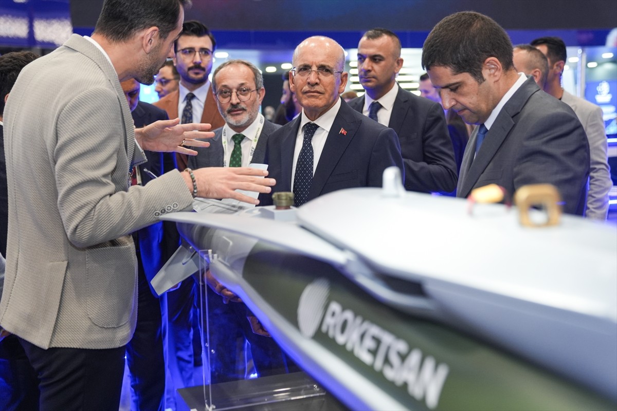 Hazine ve Maliye Bakanı Mehmet Şimşek (sağ 2), Anadolu Ajansının (AA) 'Global İletişim Ortağı'...