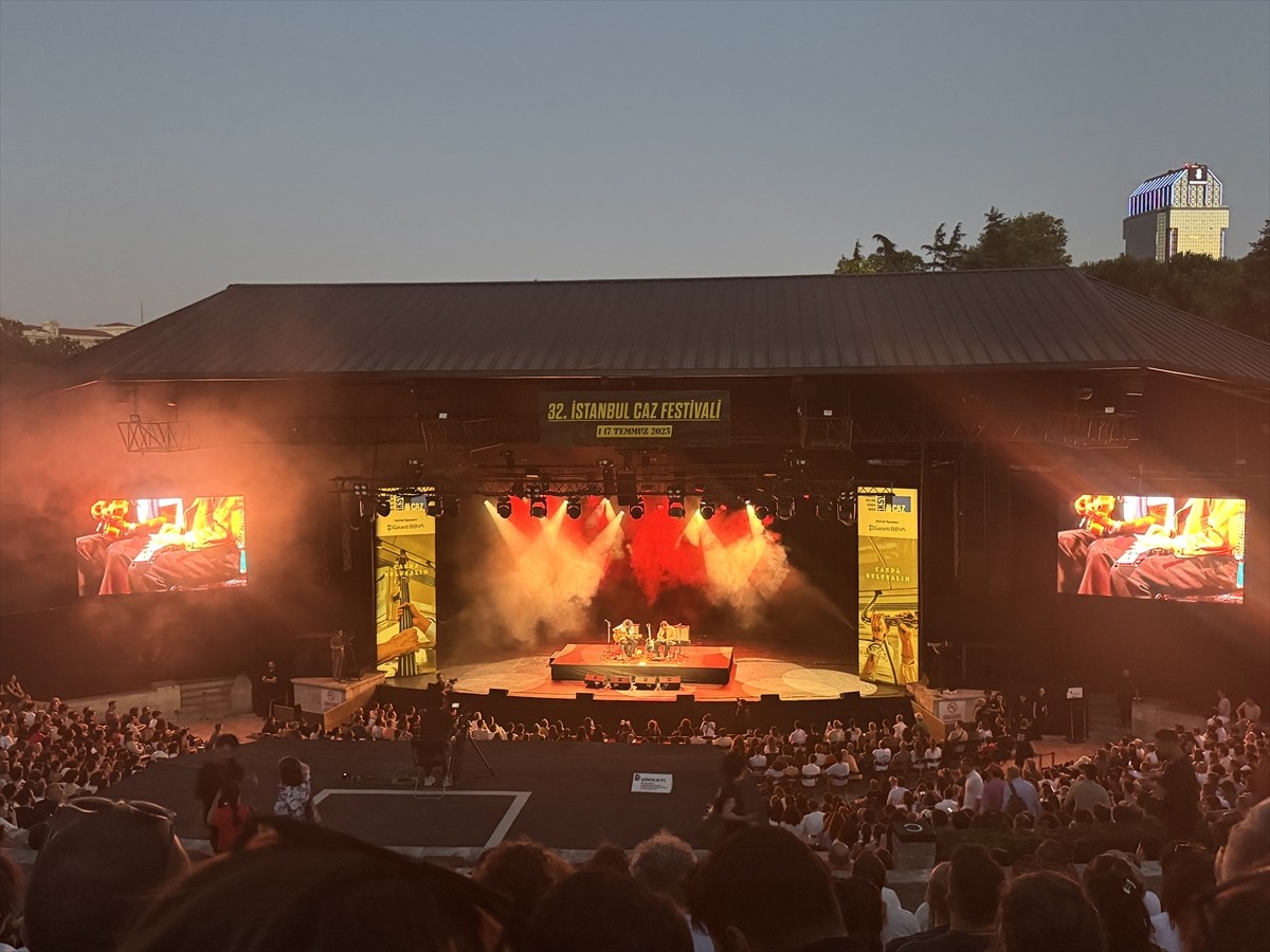 Hermanos Gutierrez müzik grubu, İstanbul Kültür Sanat Vakfı (İKSV) tarafından Garanti BBVA...